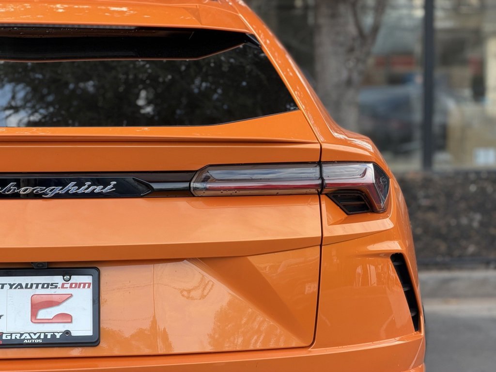 Used 2021 Lamborghini Urus image 16