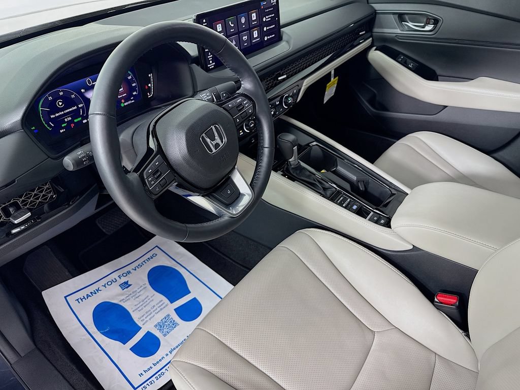 Used 2025 Honda Accord Touring image 11