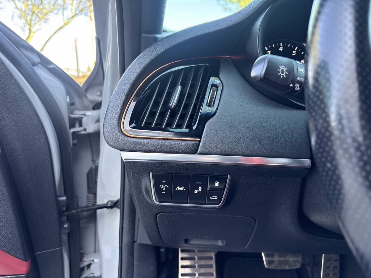 Used 2021 Kia Stinger GT2 RWD image 24