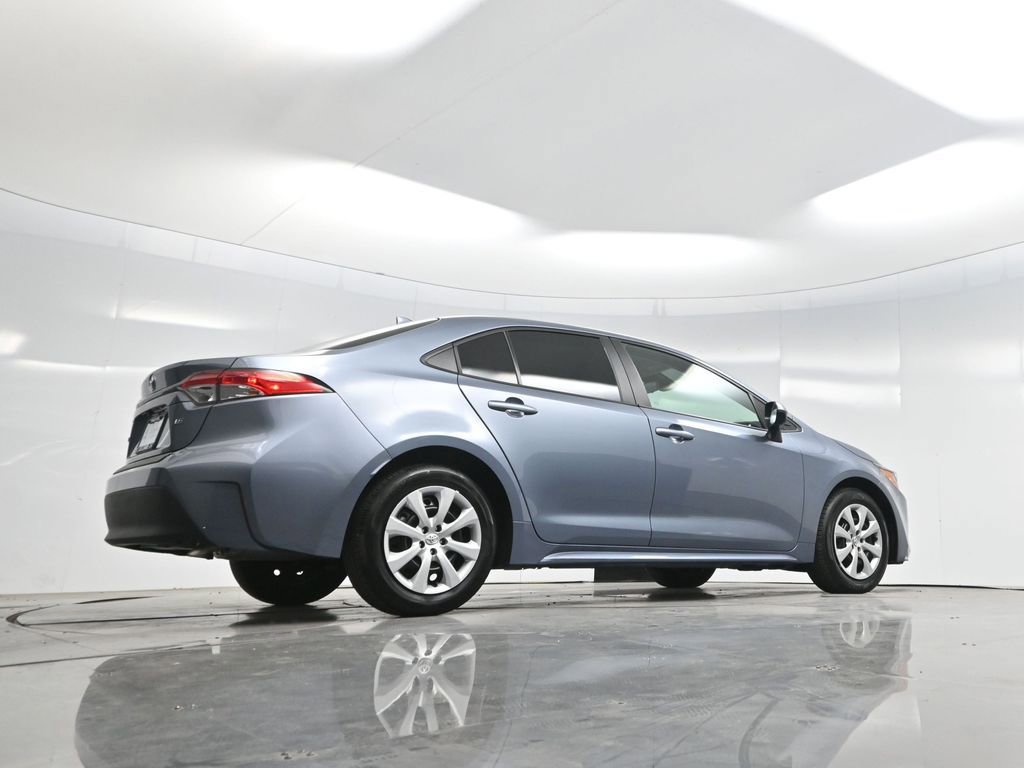 Used 2025 Toyota Corolla LE image 58