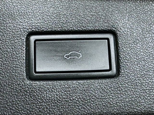 Used 2024 Volkswagen Tiguan SEL R-Line w/ MDO Package, Two-Row image 14