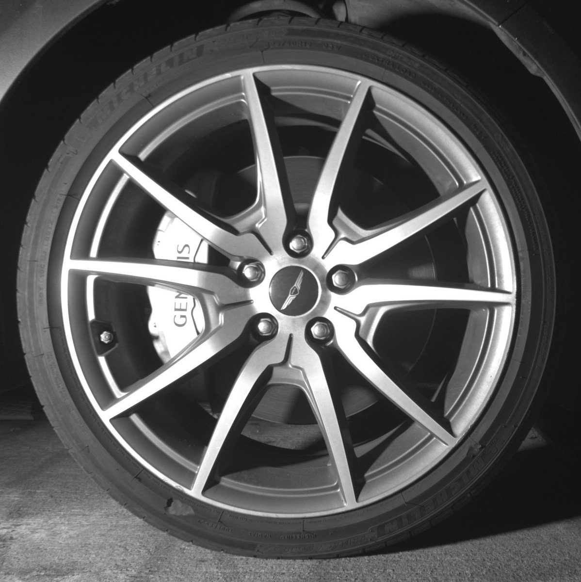 Used 2025 Genesis G70 2.5T image 13