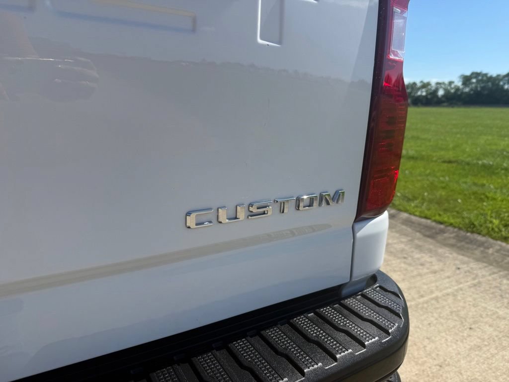Used 2025 Chevrolet Silverado 2500 Custom w/ Custom Value Package RWD image 6