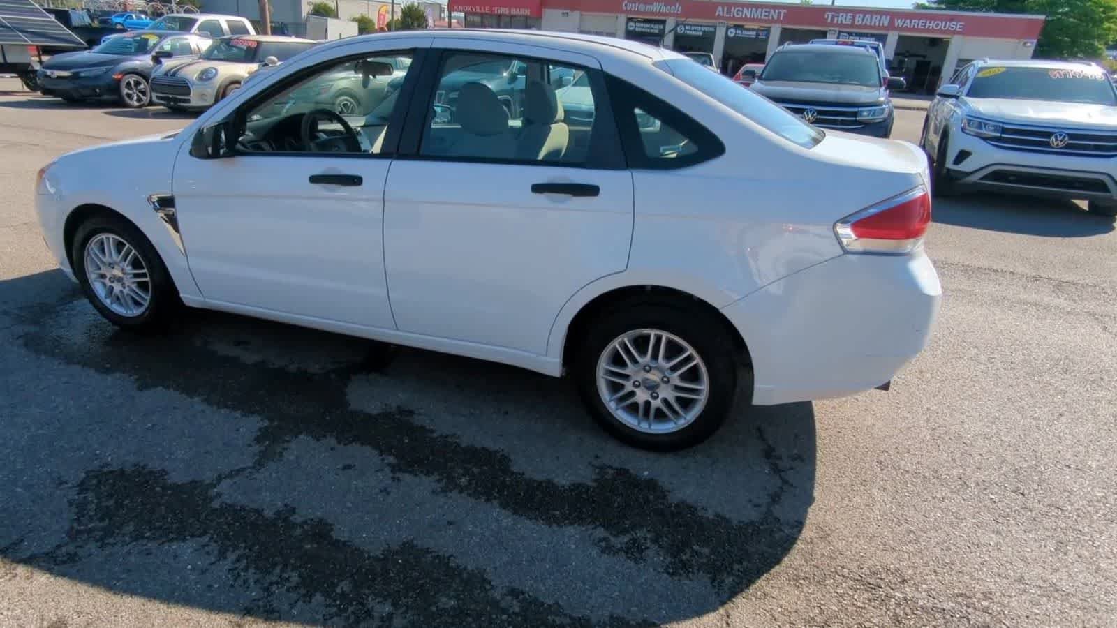 Used 2008 Ford Focus SE FWD image 6