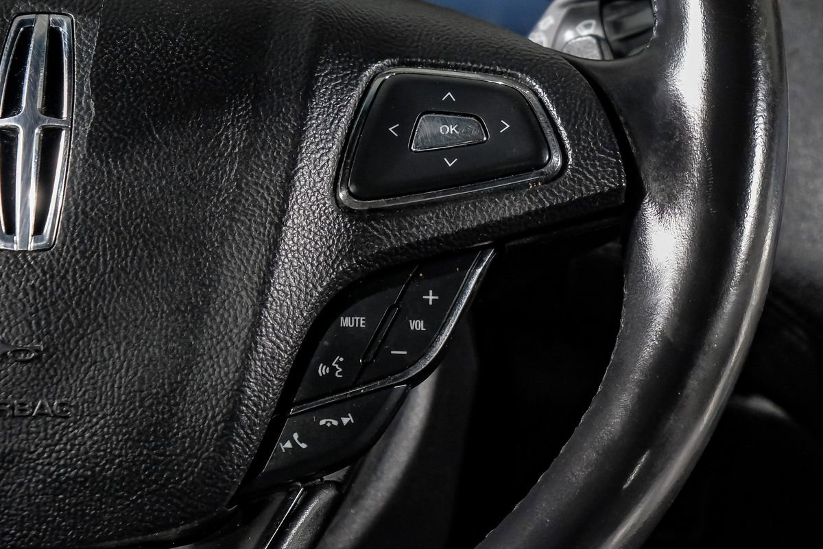 Used 2016 Lincoln MKX Reserve w/ Technology Package image 18