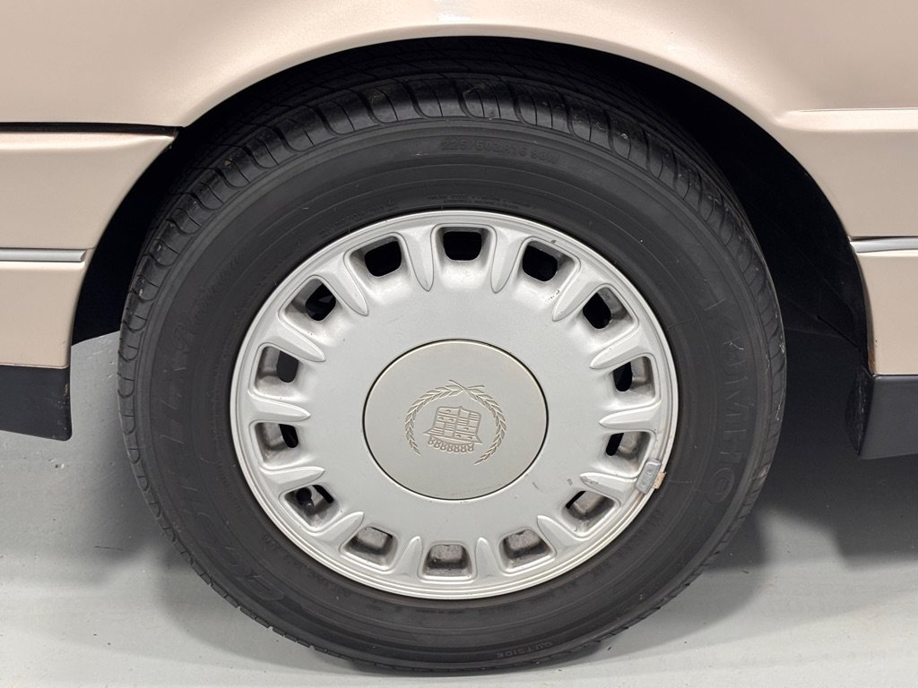 Used 1993 Cadillac Allante FWD image 26