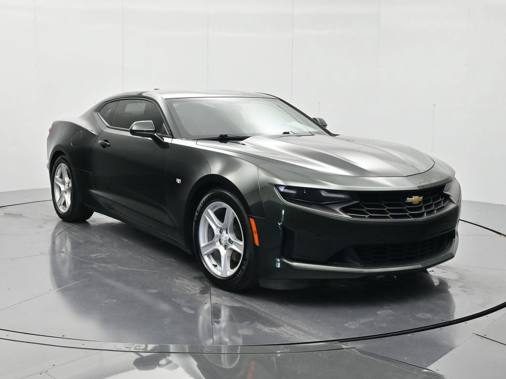 Used 2020 Chevrolet Camaro LT RWD image 3