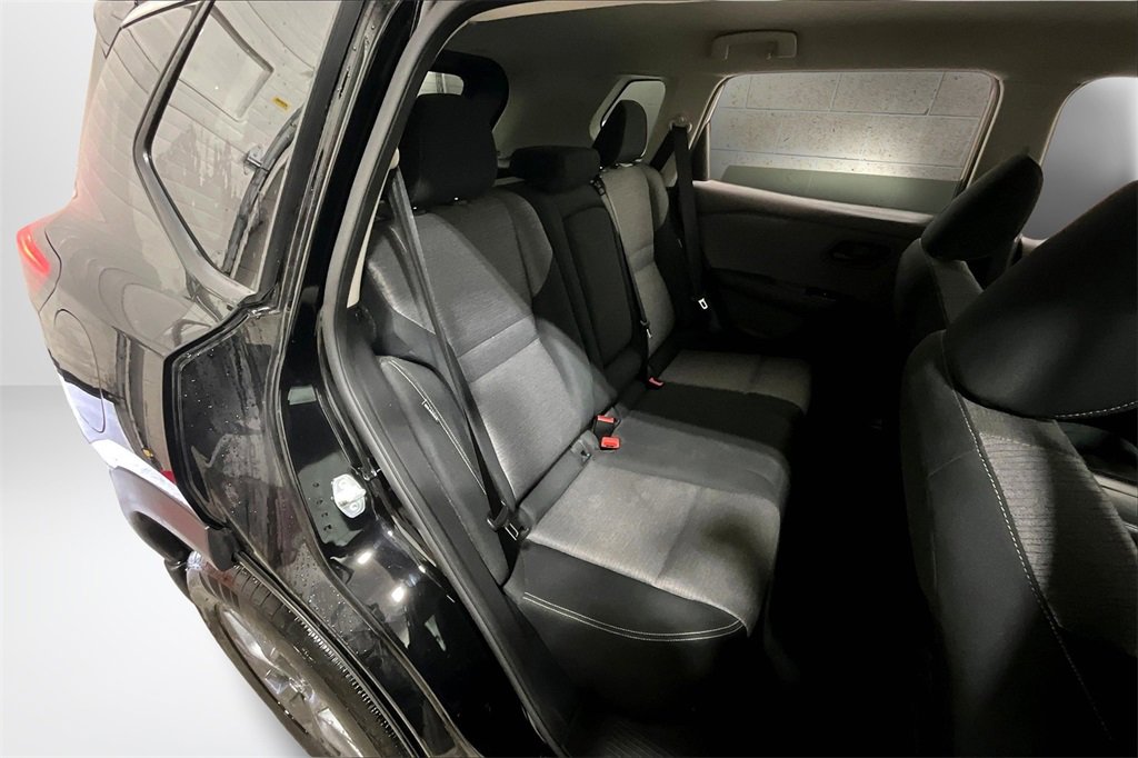 Used 2022 Nissan Rogue S image 24