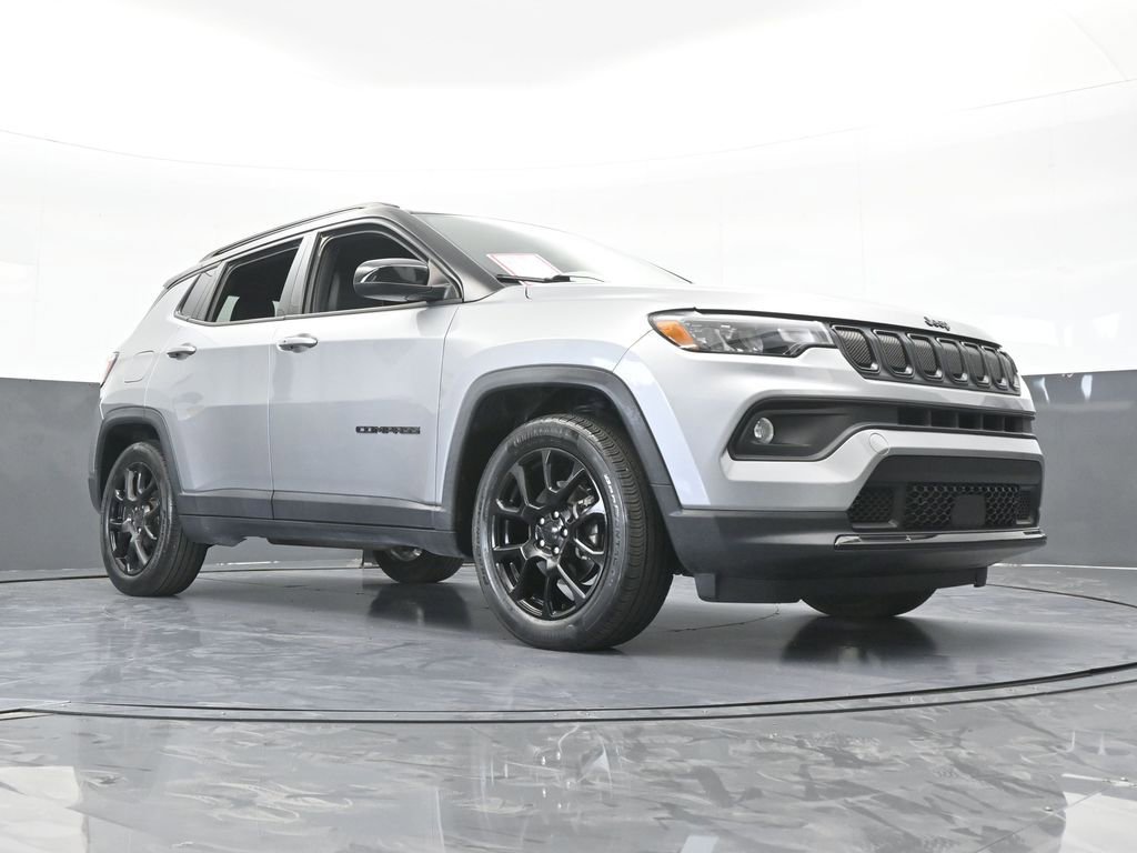 Used 2022 Jeep Compass Latitude FWD image 57