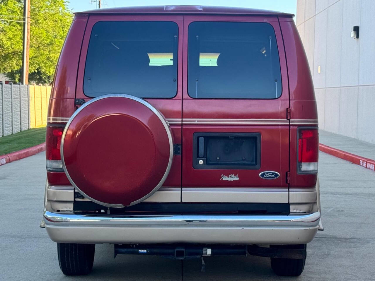 Used 1999 Ford E-250 and Econoline 250 RWD image 4