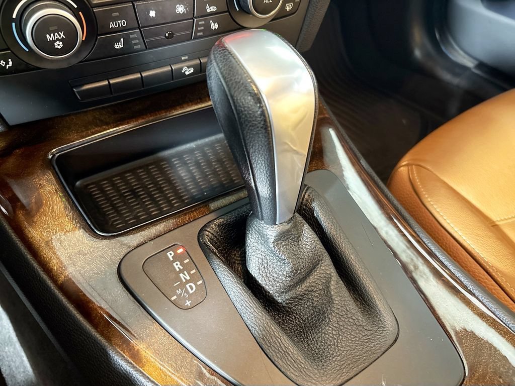 Used 2010 BMW 335i xDrive Sedan AWD/4WD image 16
