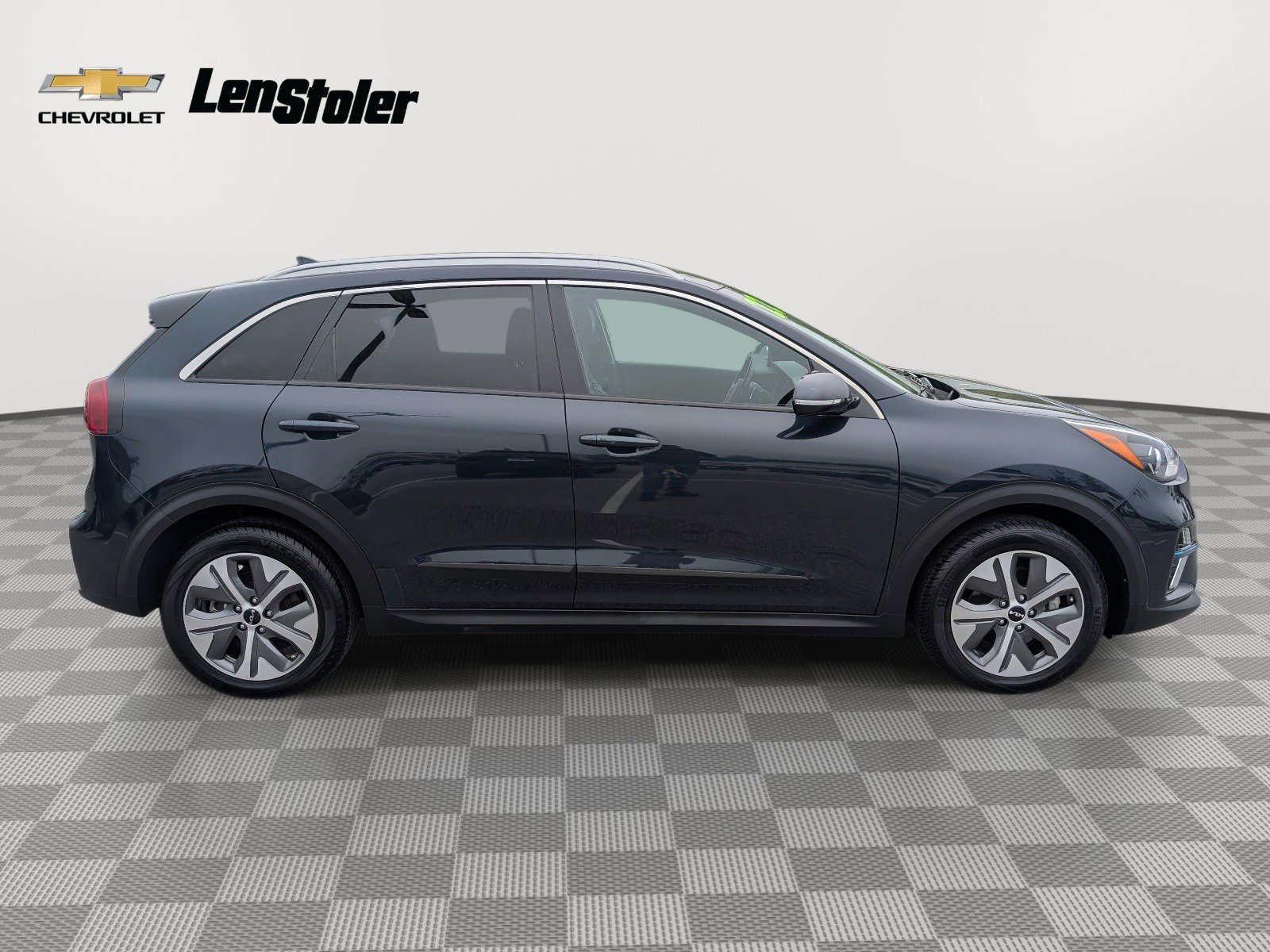 Used 2022 Kia Niro EX w/ Cold Weather Package FWD image 6