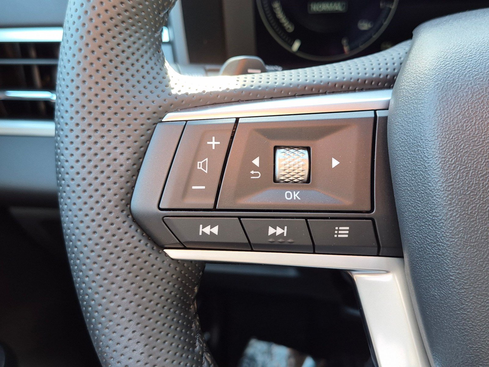 New 2026 Nissan Rogue Platinum AWD/4WD image 14