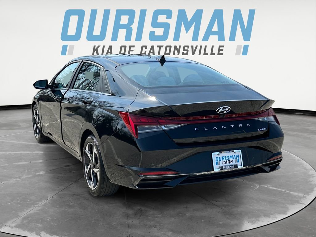 Used 2023 Hyundai Elantra Limited image 4