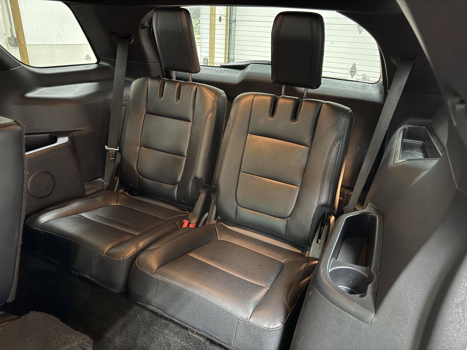 Used 2016 Ford Explorer XLT w/ Equipment Group 202A AWD/4WD image 26