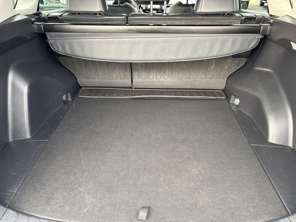 Used 2020 Toyota RAV4 XLE Premium image 33