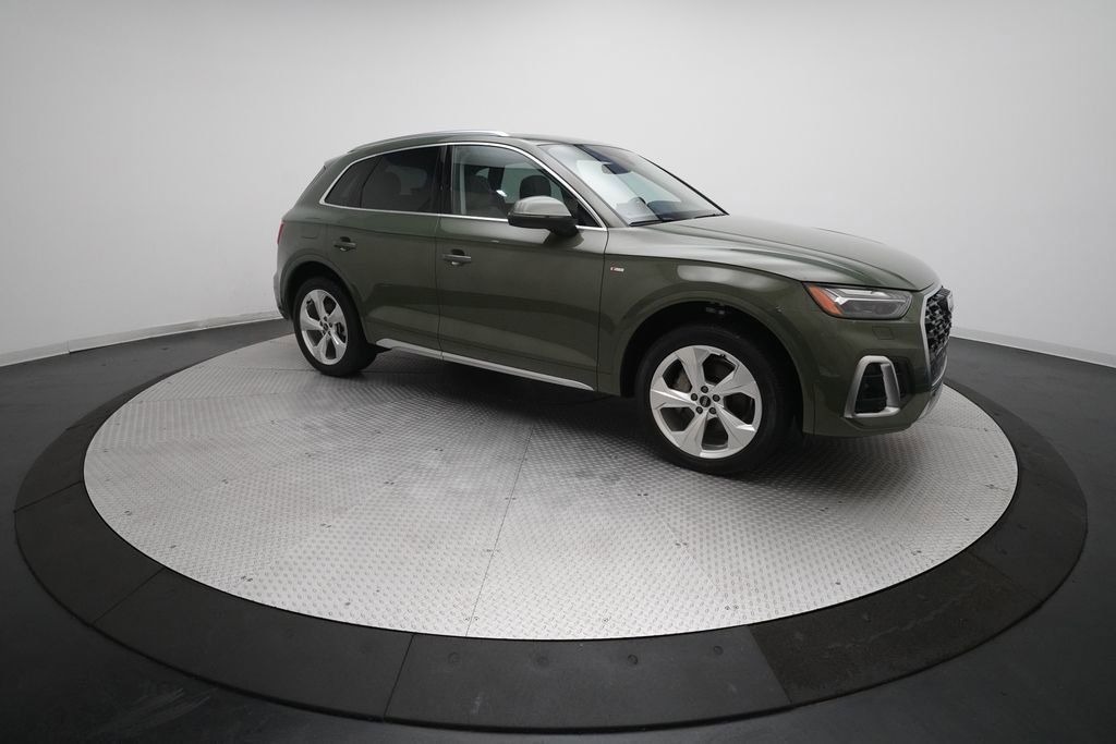 Used 2023 Audi Q5 2.0T Prestige w/ Prestige Package image 6