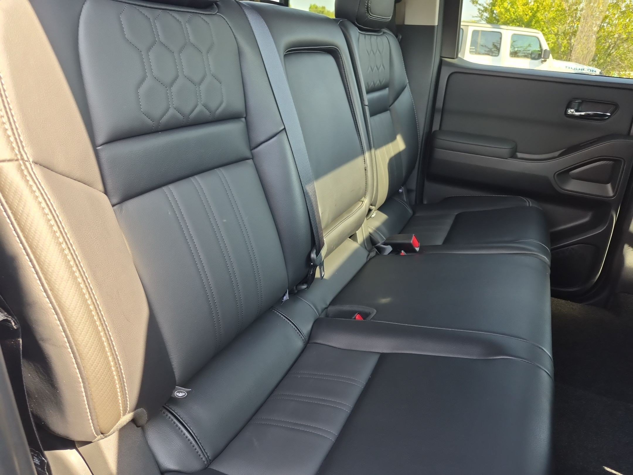 Certified 2024 Nissan Frontier SL w/ Technology Package RWD image 31