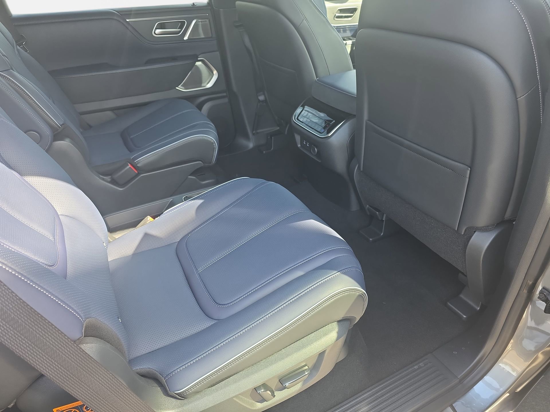 New 2026 INFINITI QX80 4WD w/ Sport Exterior Package image 11