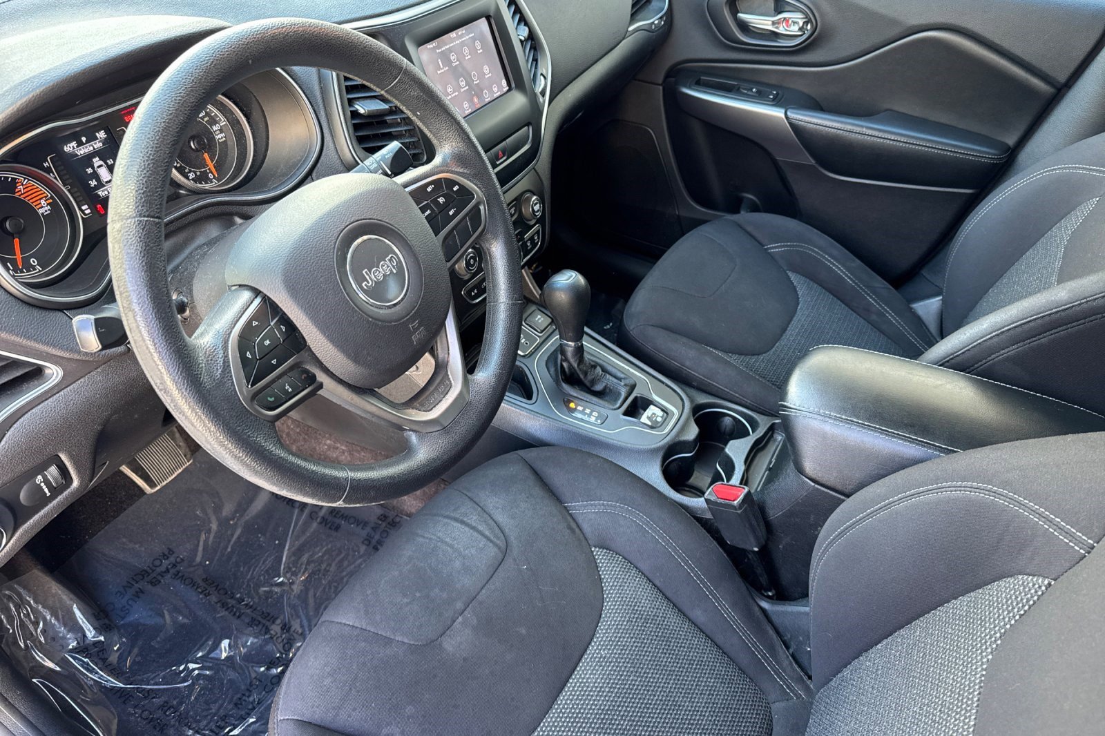 Used 2019 Jeep Cherokee Latitude w/ Popular Appearance Group image 4