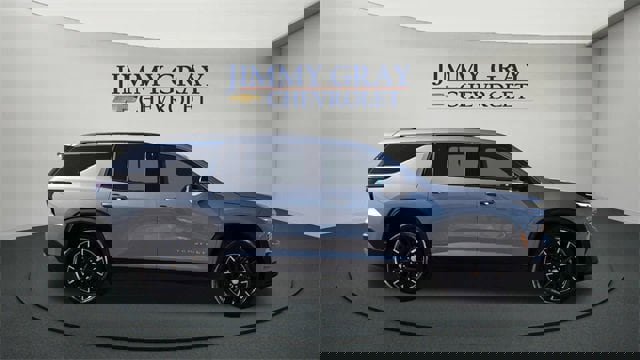 New 2026 Chevrolet Traverse LT w/ Sun and Wheel Package image 2