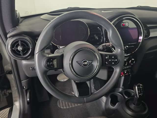 Used 2023 MINI Cooper 2-Door Hardtop FWD image 10