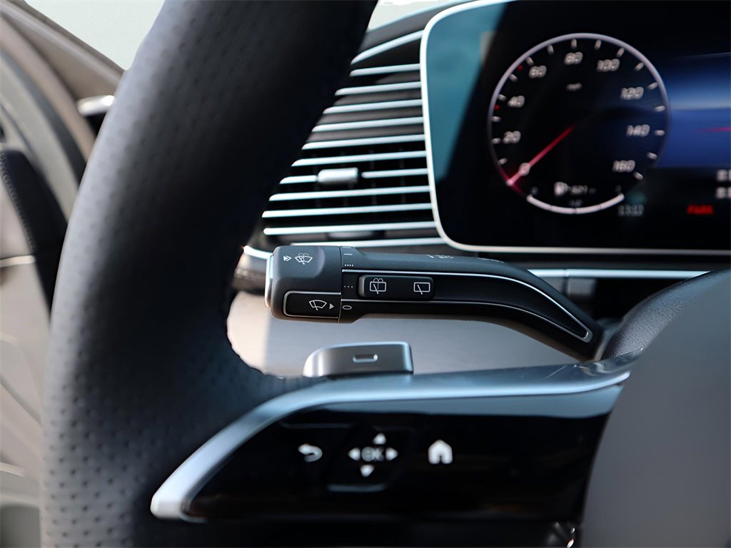 New 2026 Mercedes-Benz GLS 580 4MATIC image 41