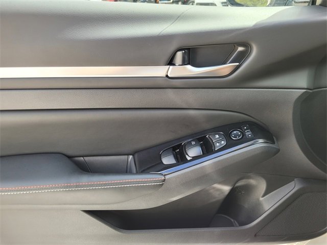 Used 2024 Nissan Altima 2.0 SR image 31