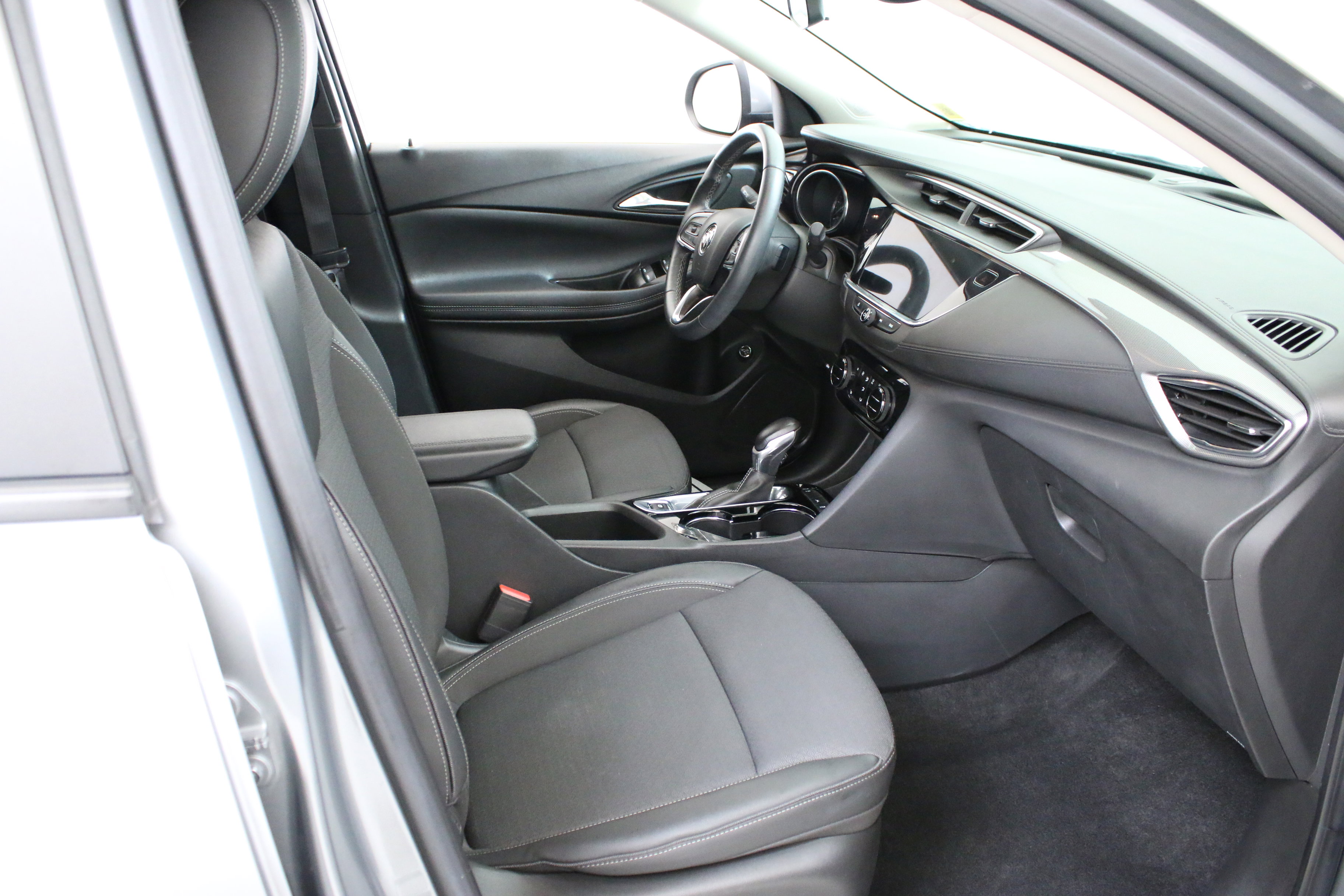 Used 2023 Buick Encore GX Select w/ Sport Touring Package FWD image 30