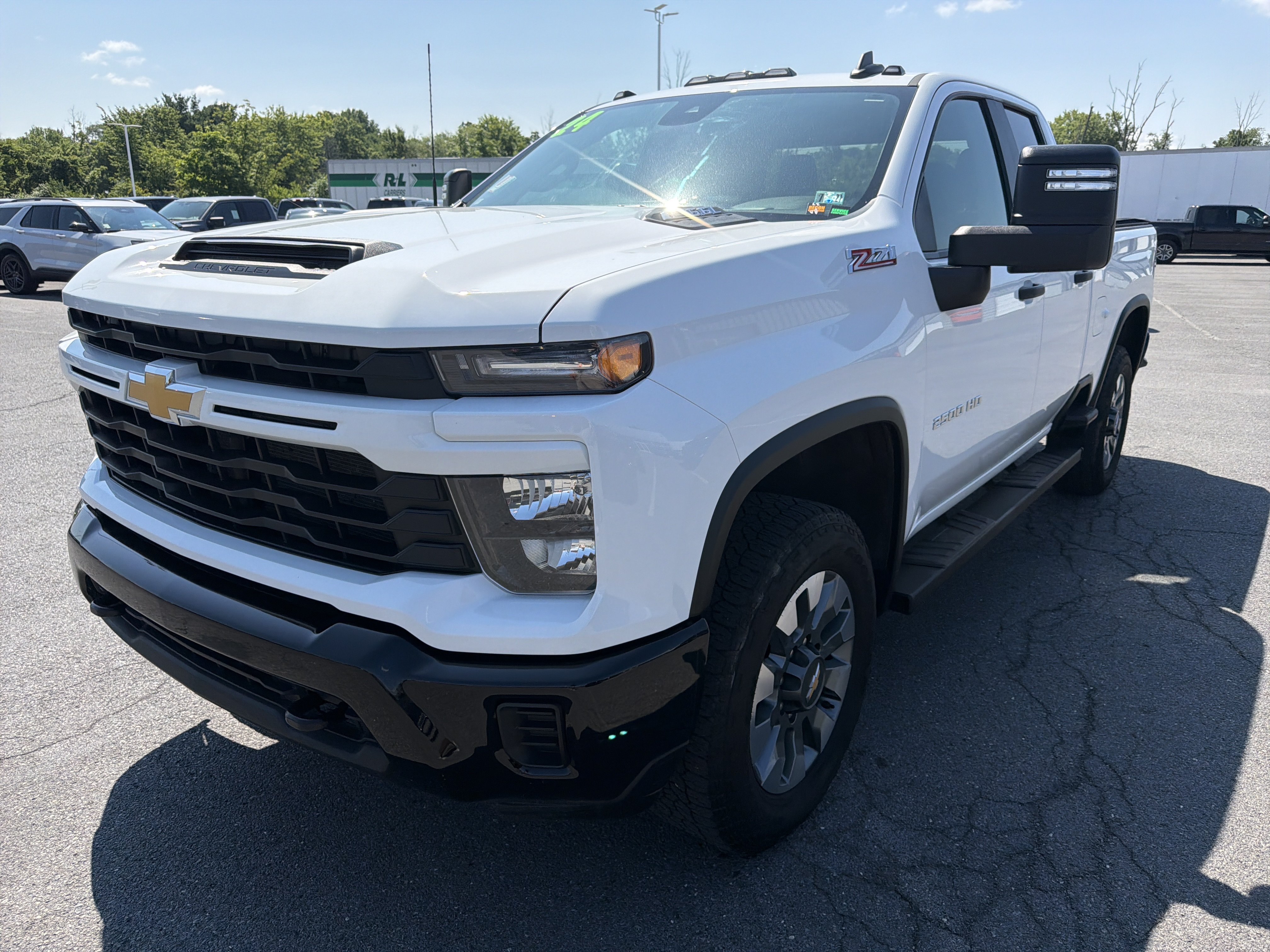 Used 2024 Chevrolet Silverado 2500 Custom w/ Custom Value Package AWD/4WD image 8