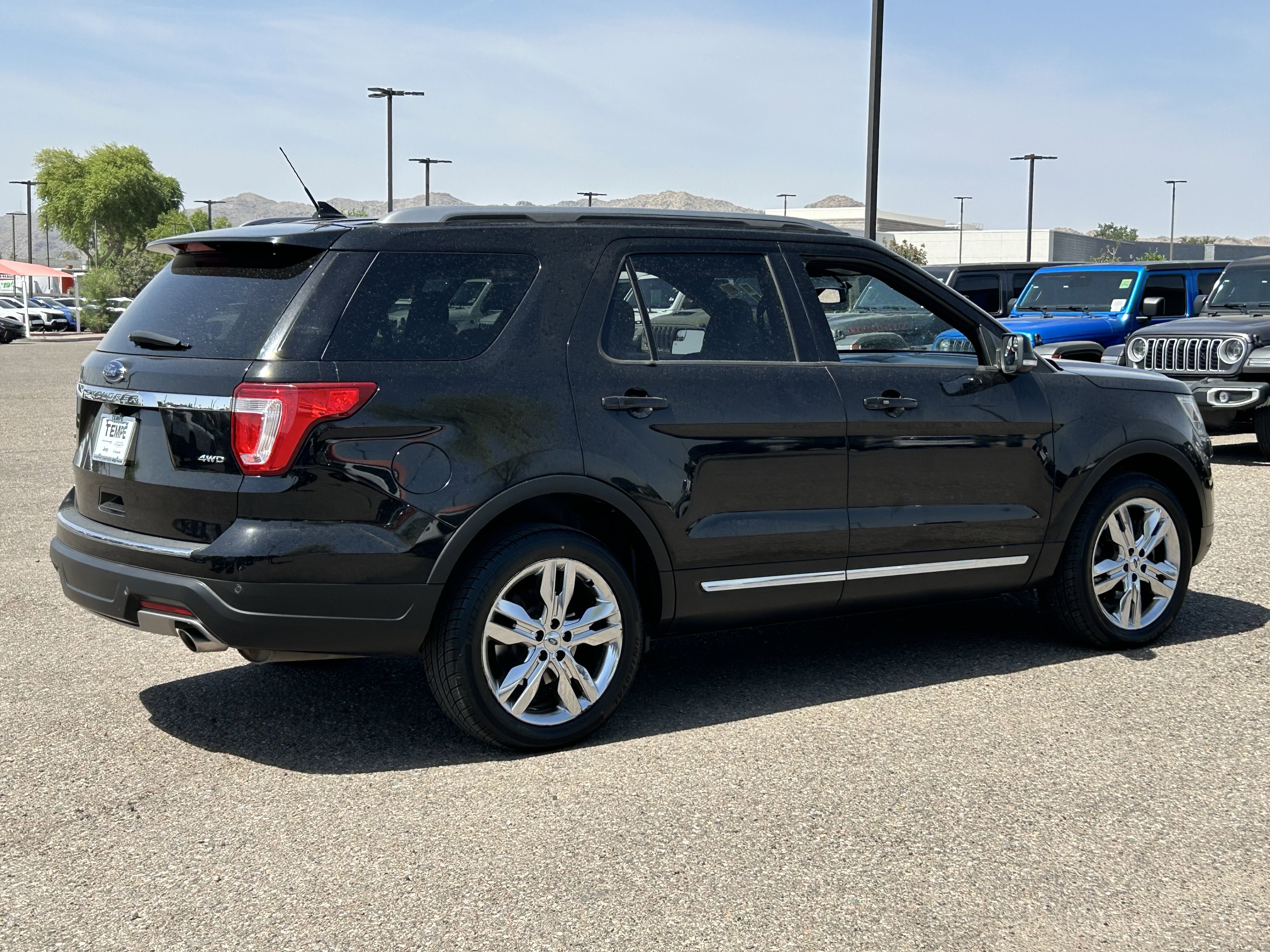 Used 2018 Ford Explorer XLT w/ Equipment Group 201A image 5