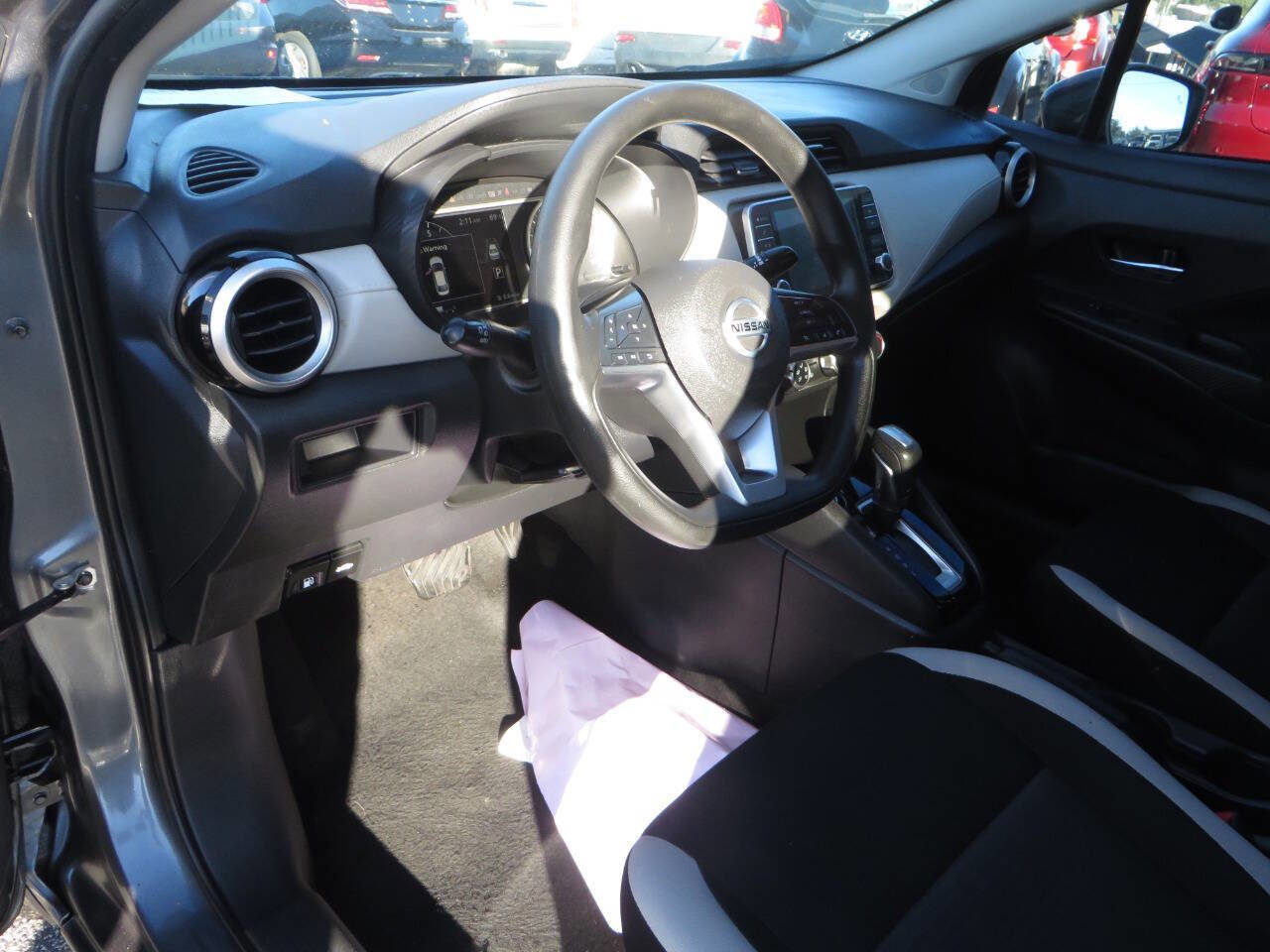 Used 2021 Nissan Versa SV image 11