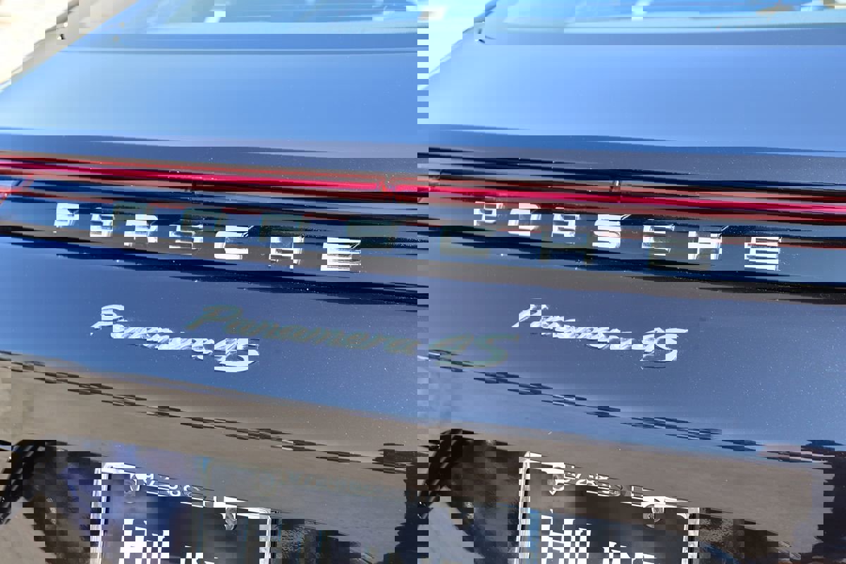 Used 2017 Porsche Panamera 4S w/ Sport Chrono Package image 12