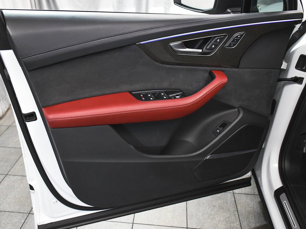 Used 2023 Audi SQ7 Prestige image 10
