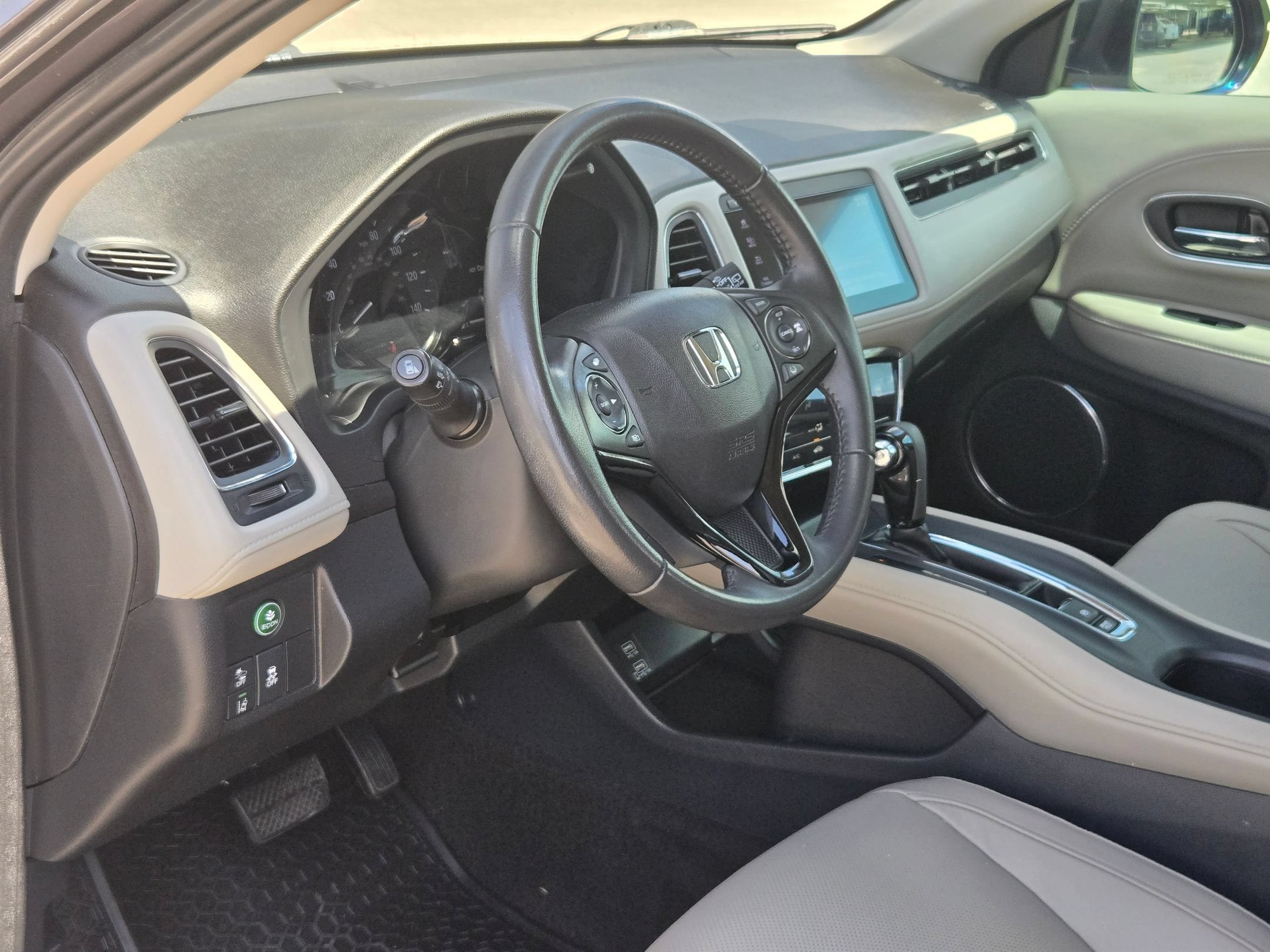 Used 2019 Honda HR-V Touring image 12