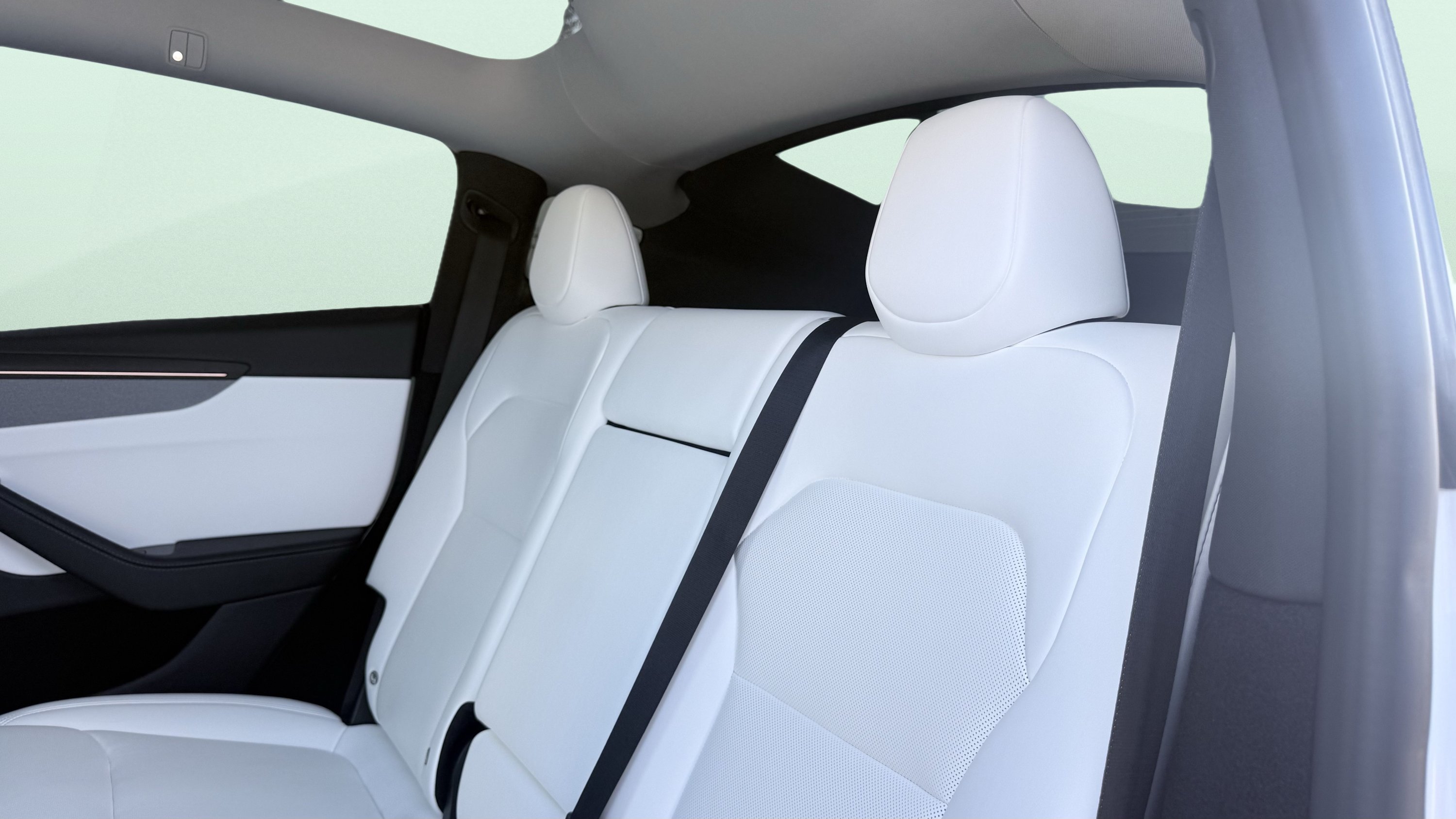 Used 2026 Tesla Model Y 2WD image 32