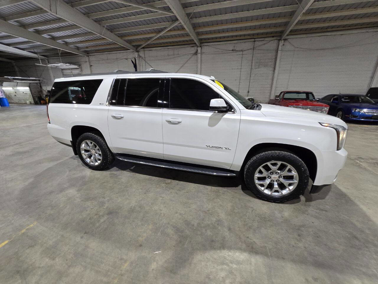 Used 2019 GMC Yukon XL SLT w/ Open Road Package AWD/4WD image 16