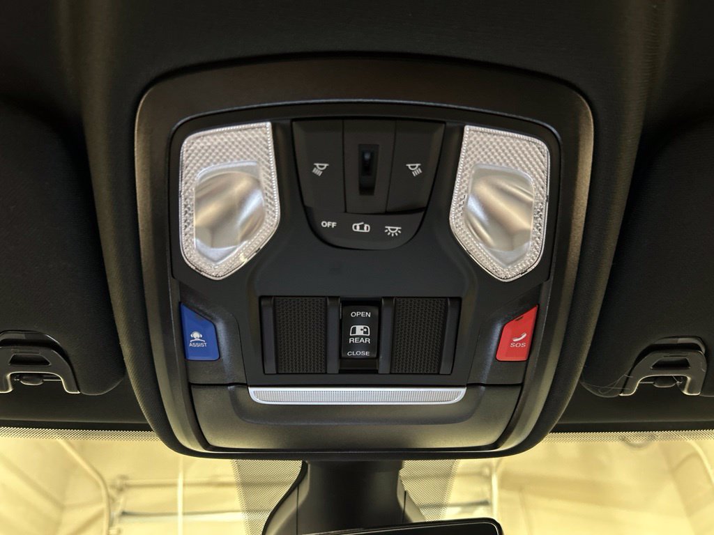 Used 2024 RAM 2500 Big Horn w/ Night Edition AWD/4WD image 27