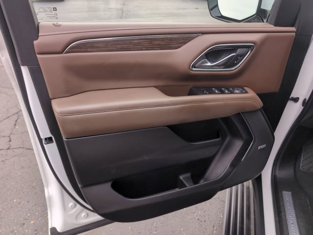 Used 2023 Chevrolet Suburban High Country image 15