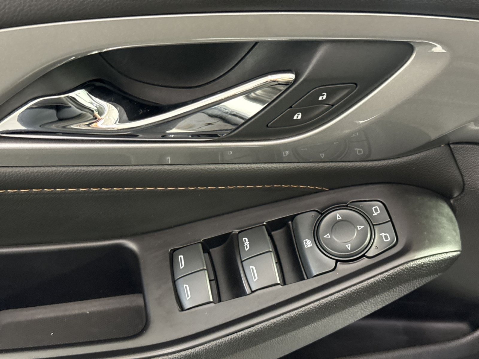Used 2019 Chevrolet Traverse LT FWD image 16