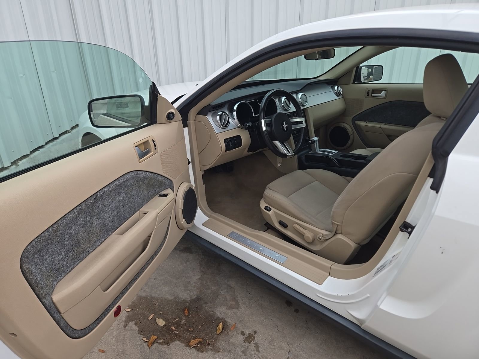 Used 2006 Ford Mustang Coupe RWD image 10