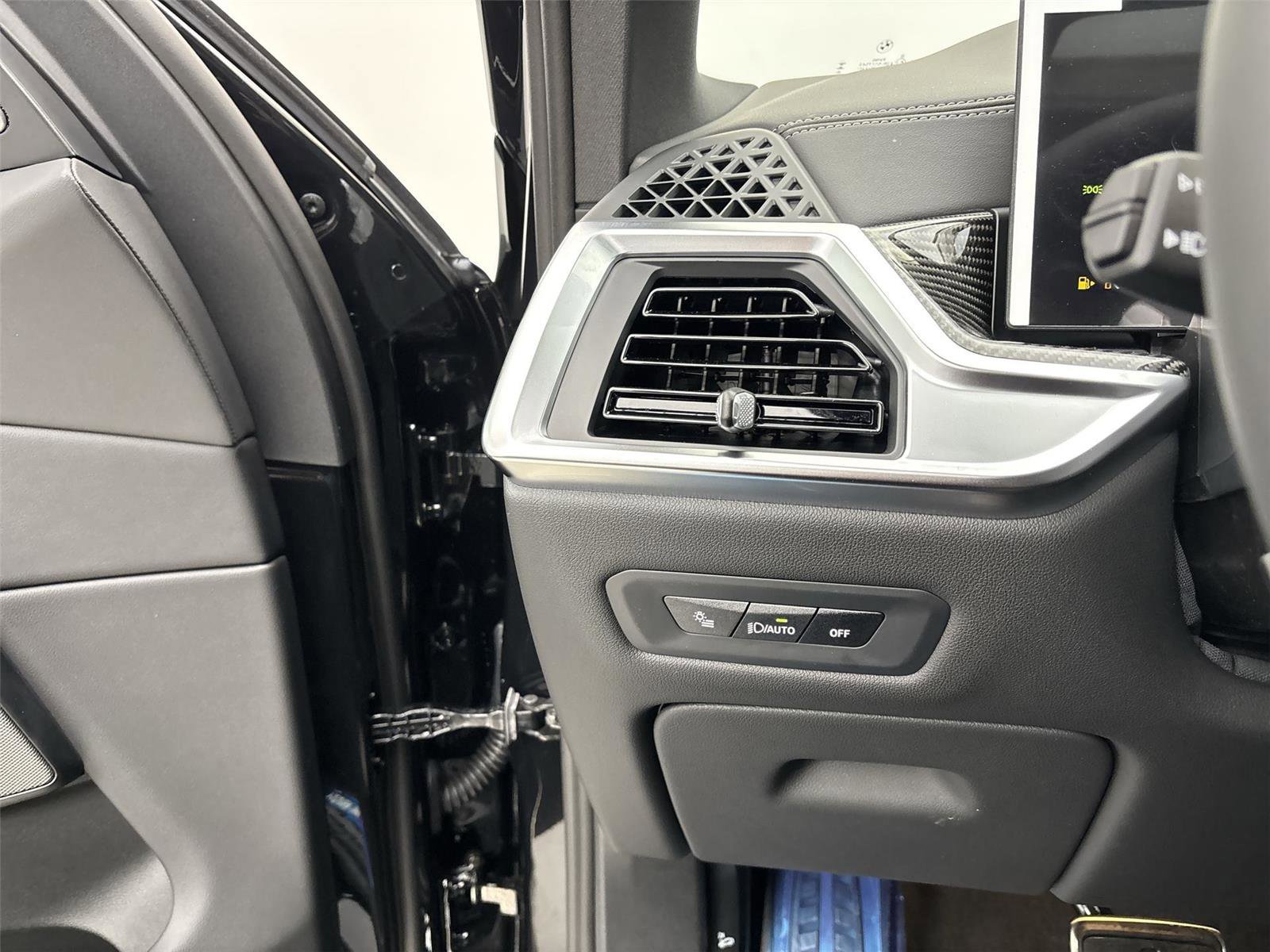 New 2026 BMW X5 M60i w/ Climate Comfort Package image 31