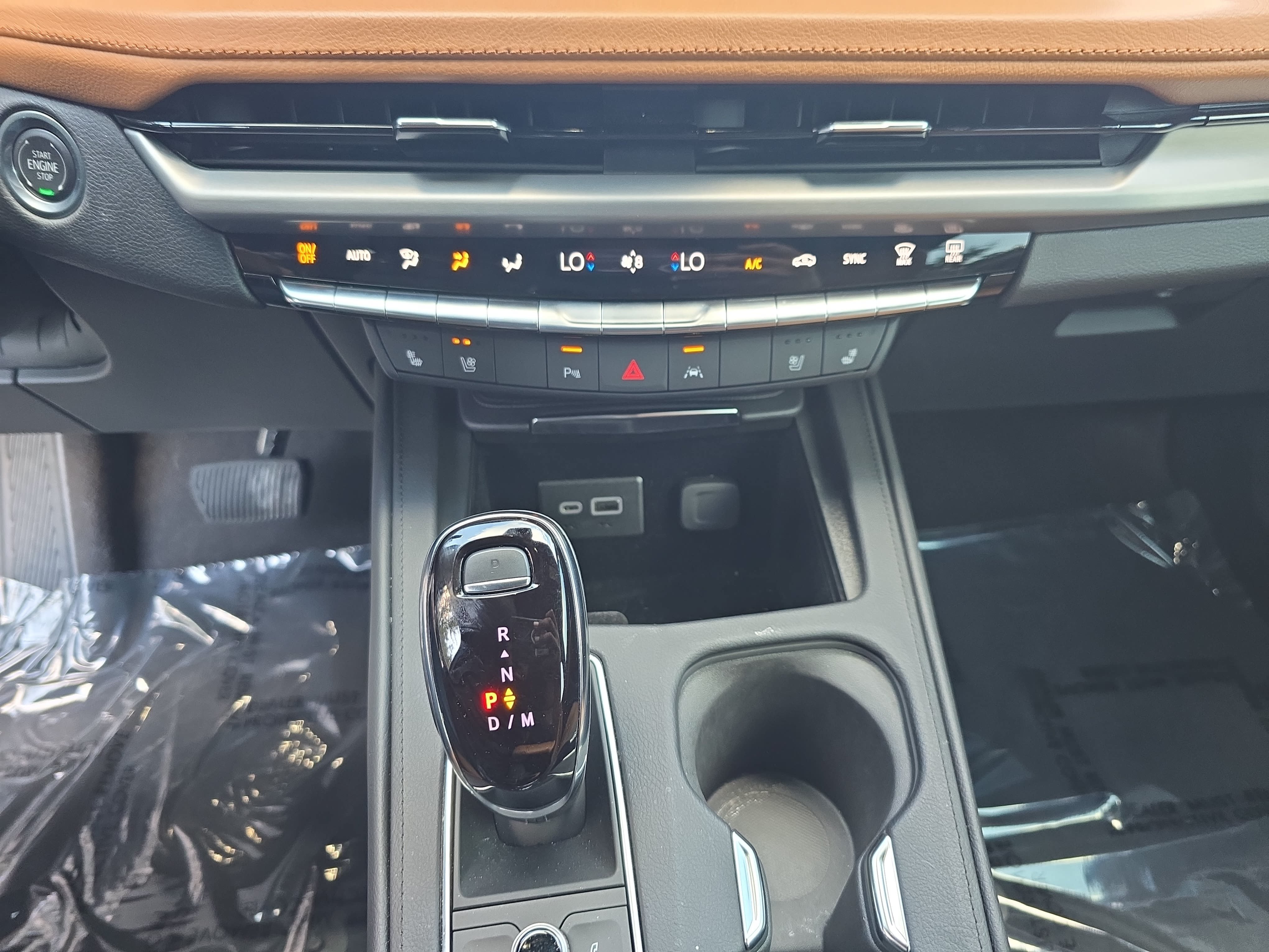 Used 2024 Cadillac XT4 Premium Luxury w/ Technology Package FWD image 25