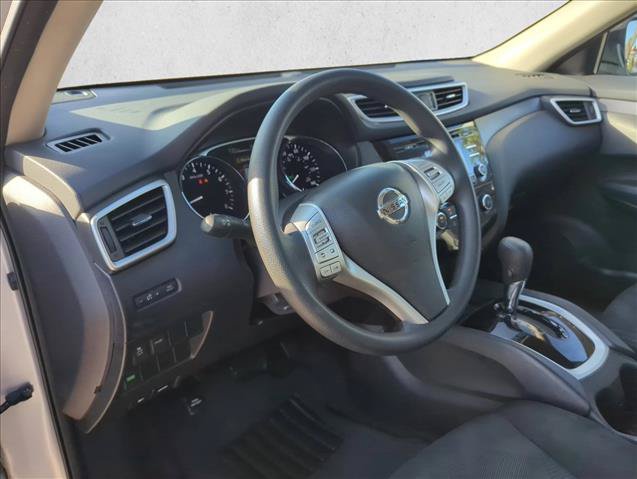 Used 2016 Nissan Rogue S FWD image 13