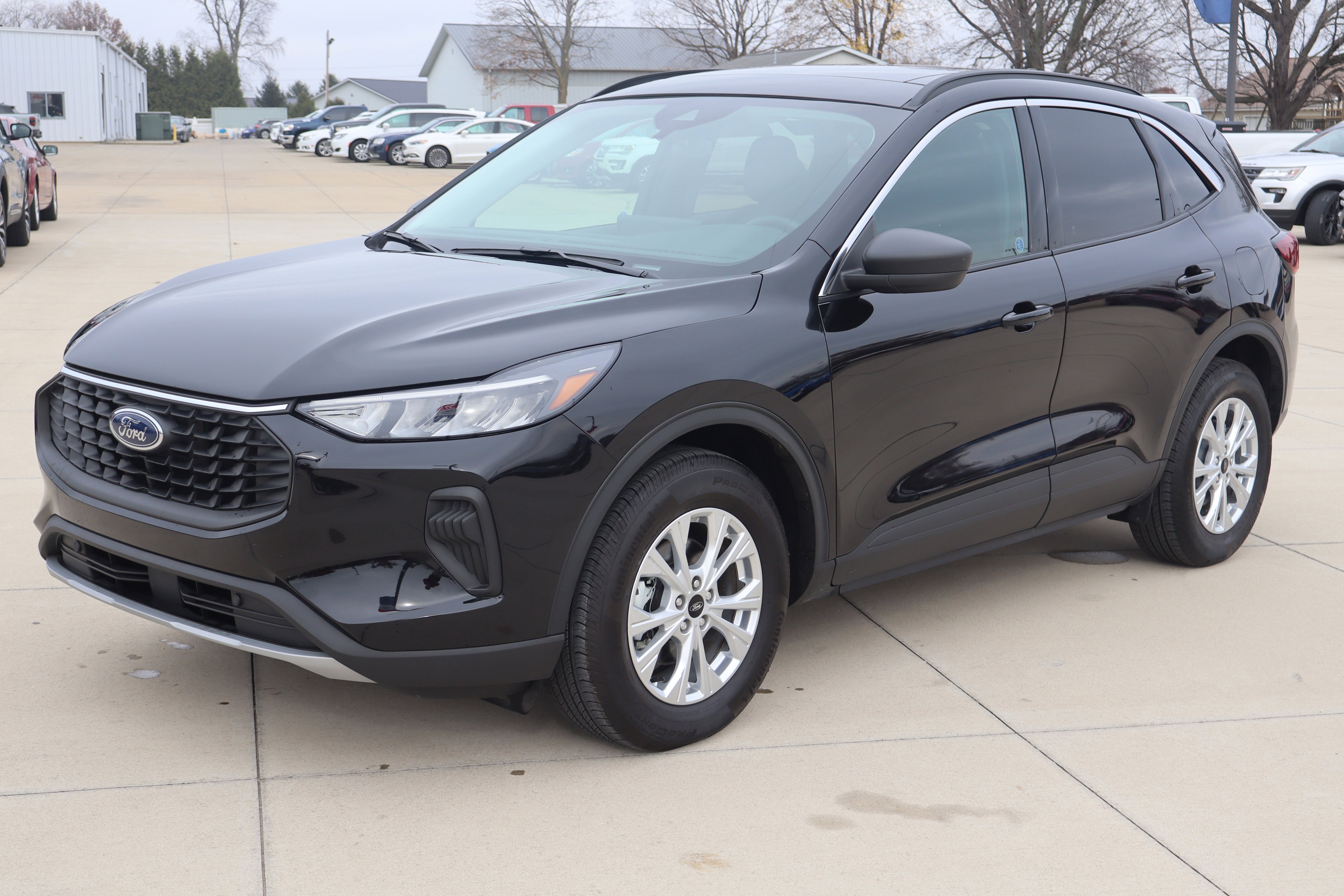 Used 2023 Ford Escape Active w/ Tech Pack #1 image 2