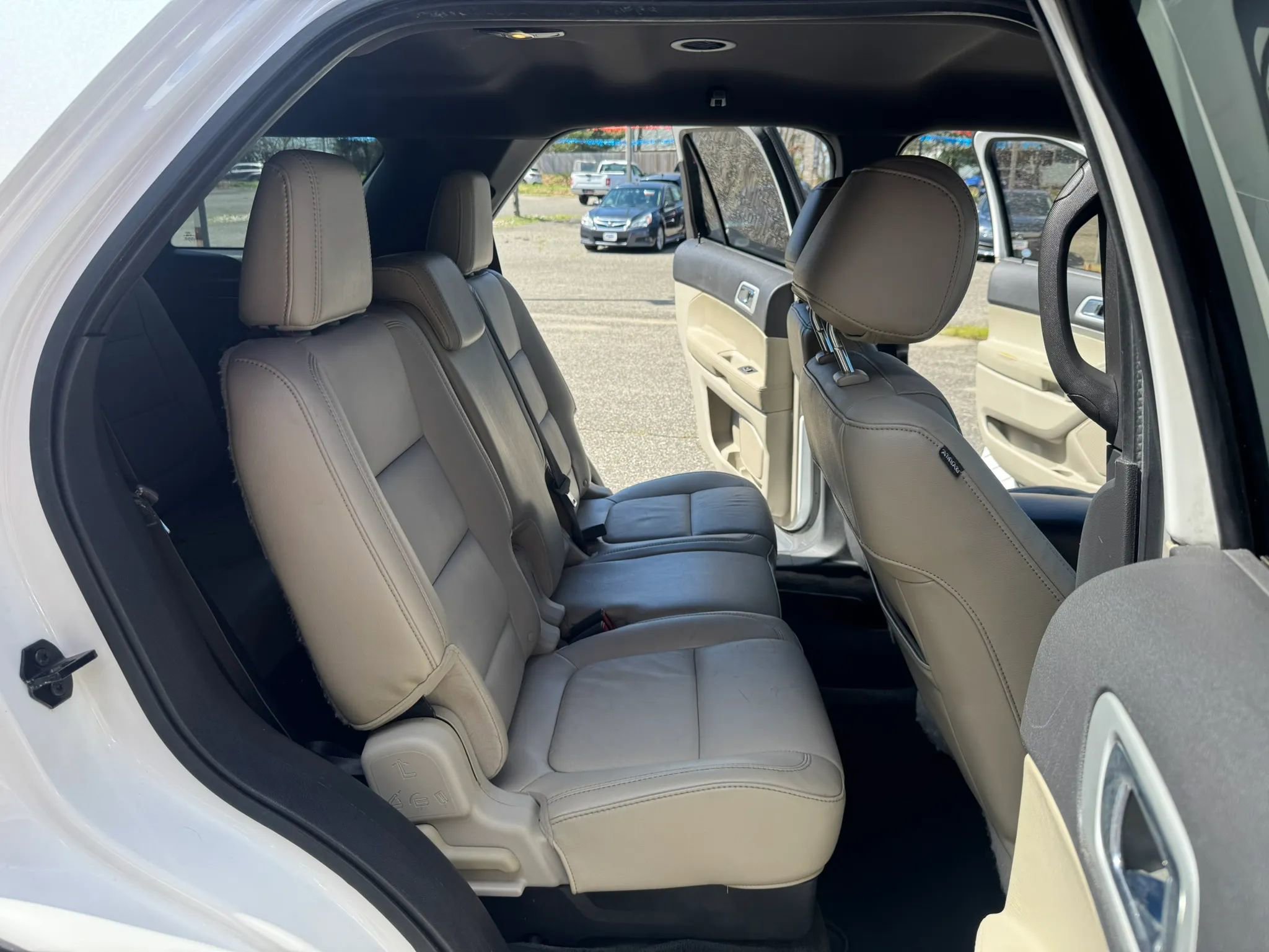 Used 2011 Ford Explorer XLT w/ 202A Rapid Spec Order Code FWD image 17