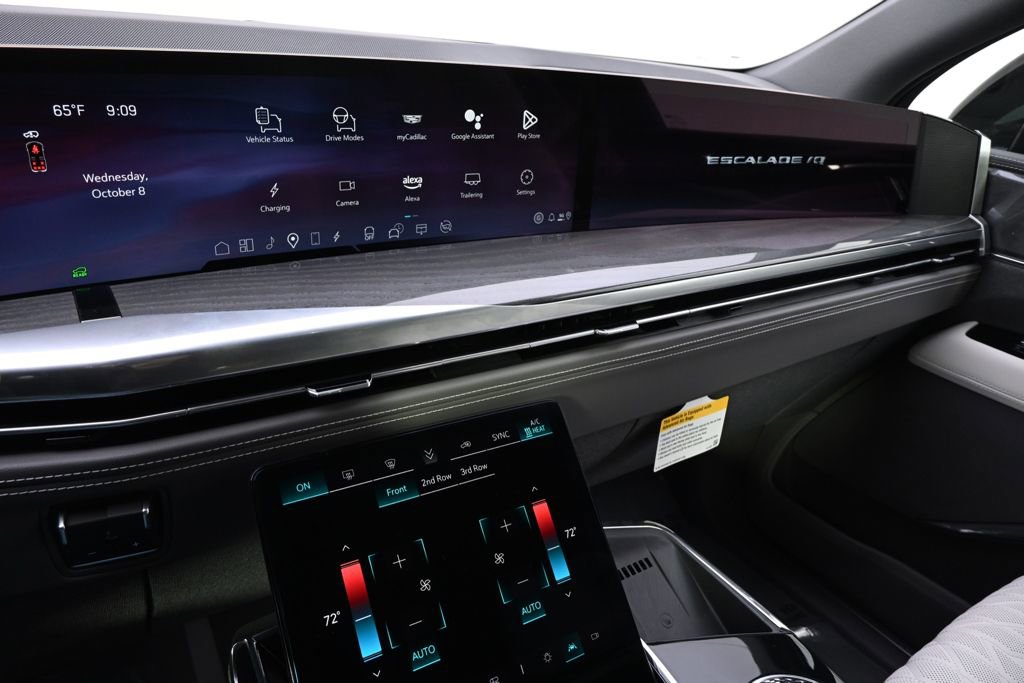 New 2025 Cadillac Escalade IQ Sport 1 w/ LPO, ONYX Package image 26