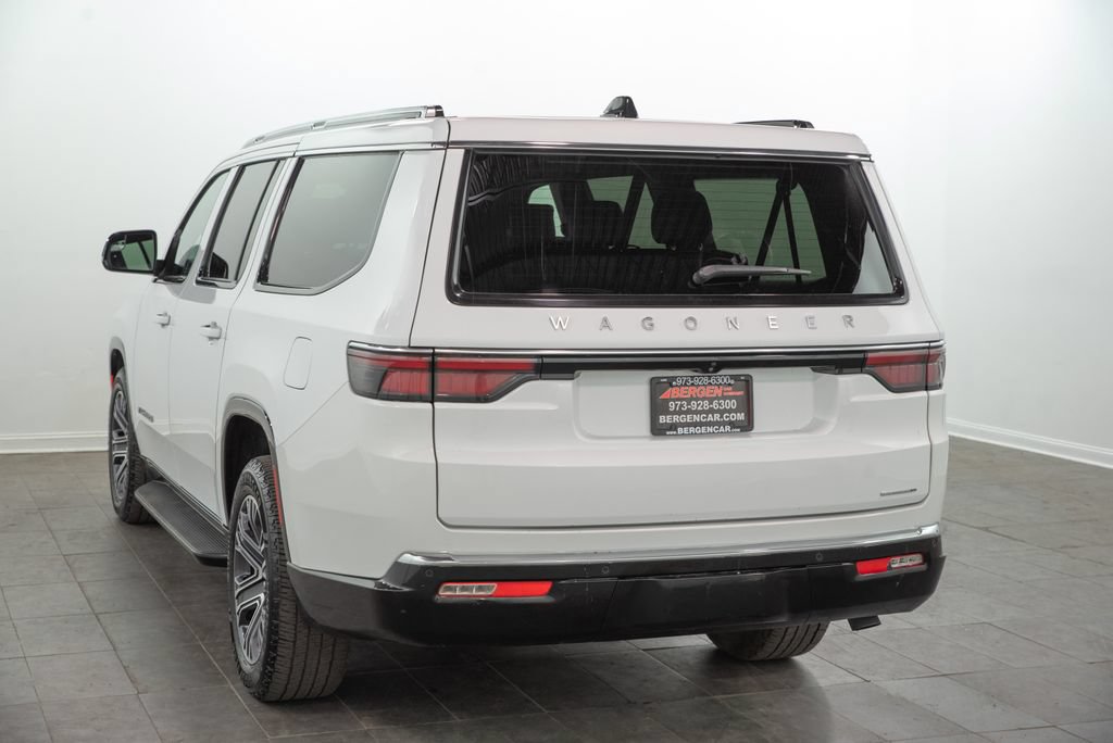 Used 2024 Jeep Wagoneer L Series II w/ Flexible Seating Group RWD image 13