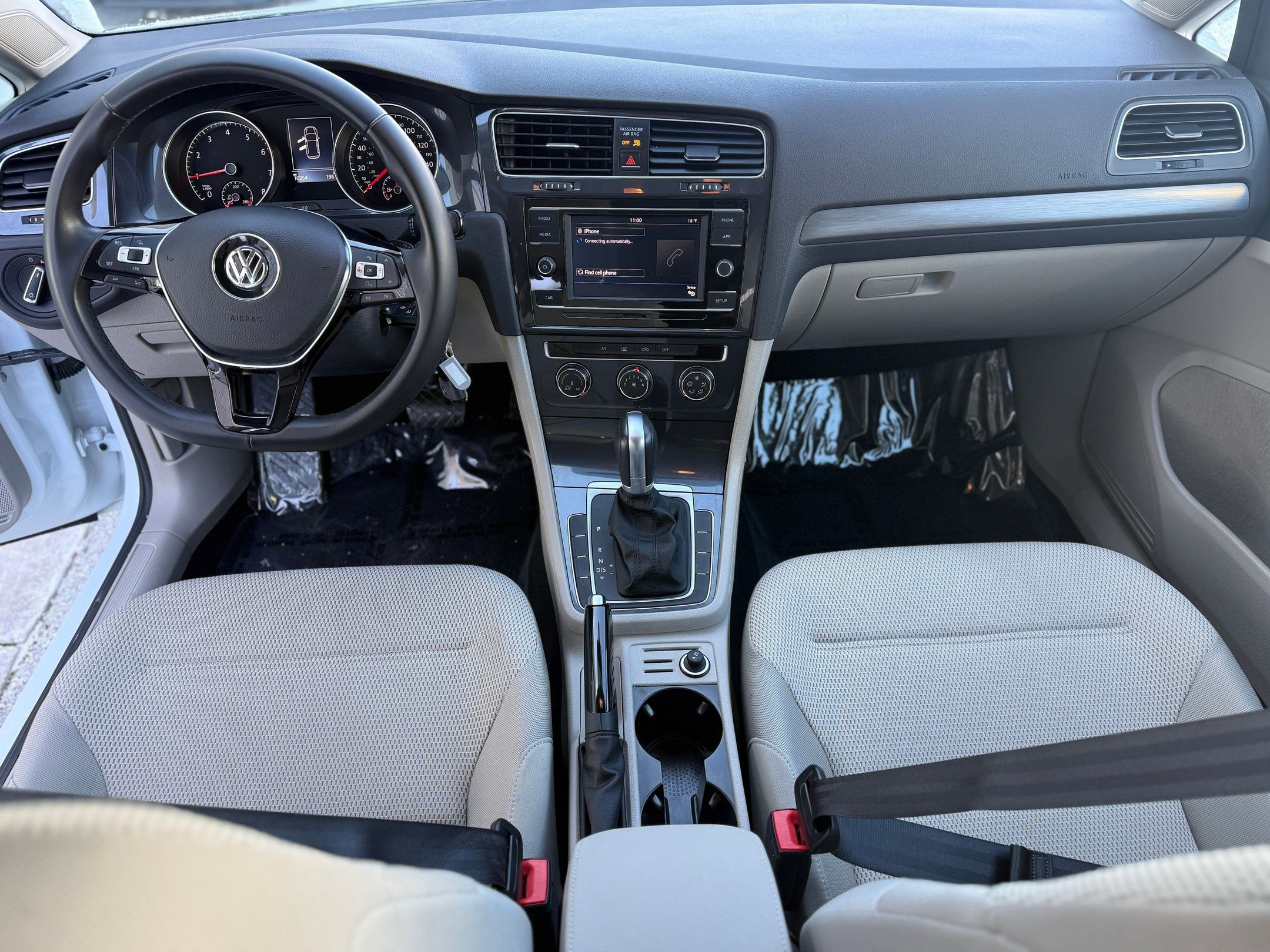 Used 2018 Volkswagen Golf S image 27