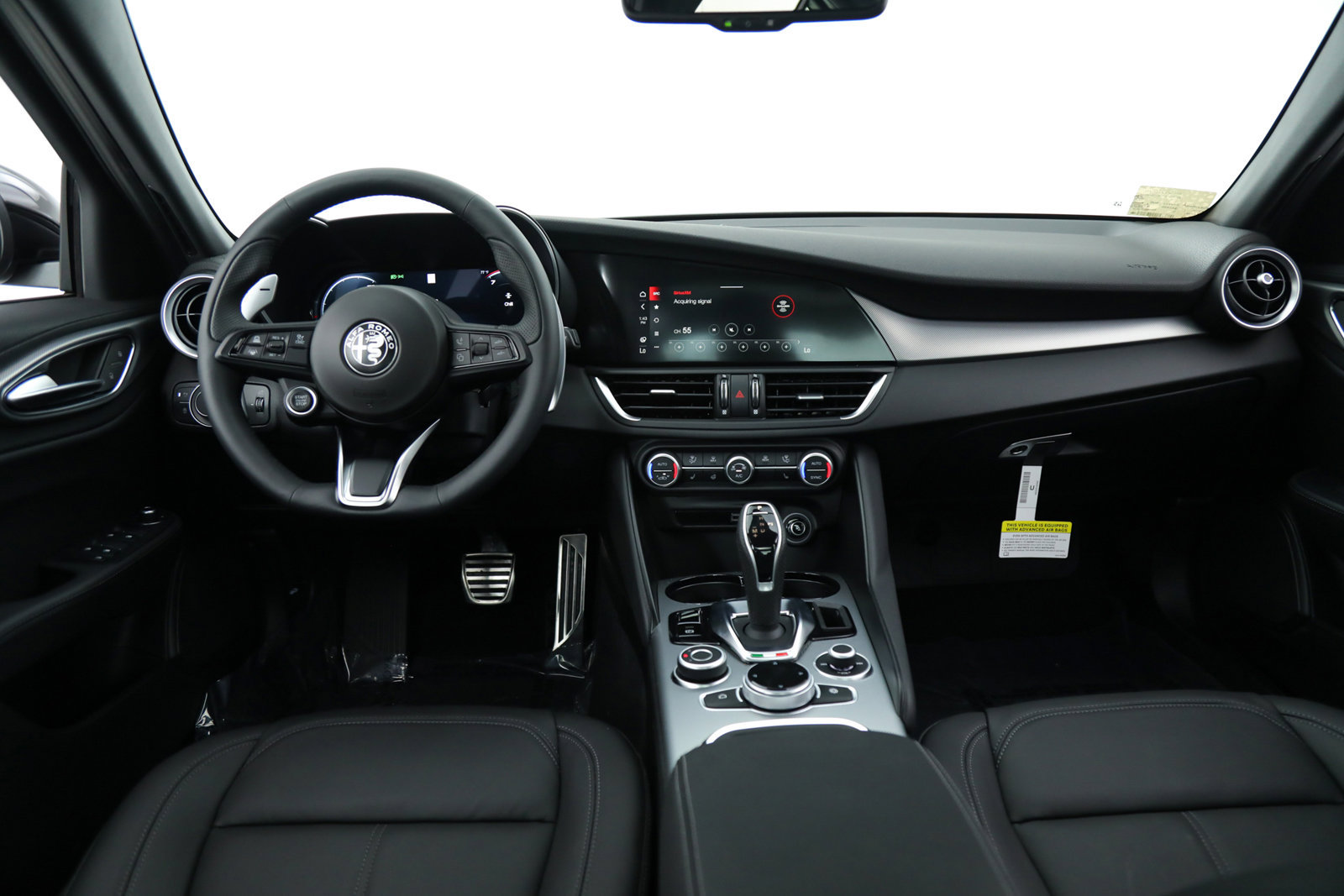 New 2025 Alfa Romeo Giulia w/ Driving Assist Package RWD image 17